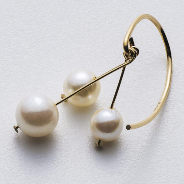 Elegant Akoya and Freshwater Pearl Hook Earrings - Image 4