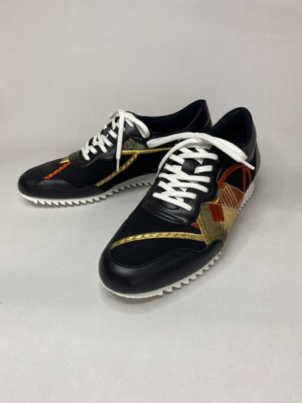 Kurotome Embroidery Sneaker 01