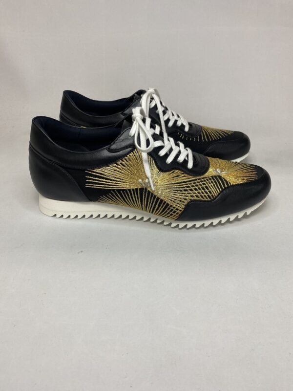 Kurotome Embroidery Sneaker 02 - Image 4