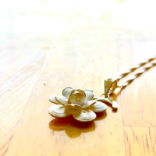 Single necklace with Japanese baby pearls - Image 4