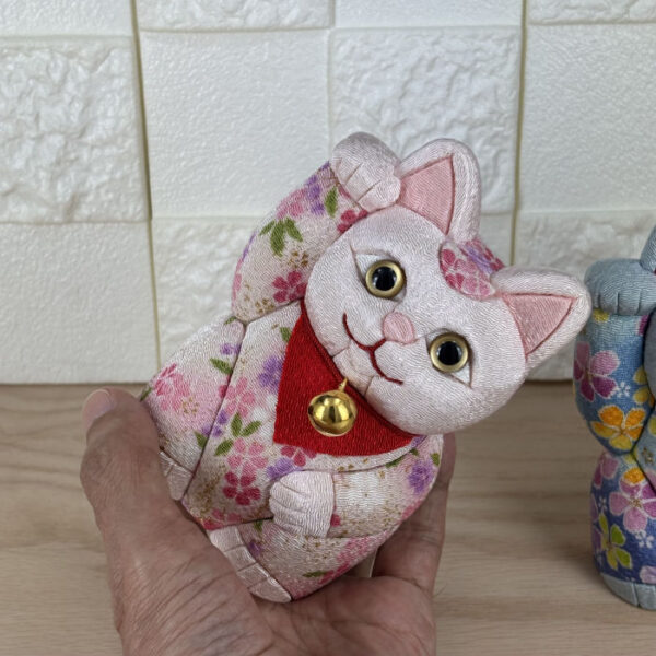 Kimekomi Maneki Neko (Traditional Japanese carved lucky cat doll) M-0910 - Image 4