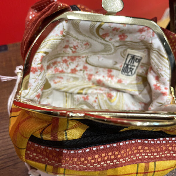 Kimono Fabric Gamaguchi Purse – Town Maiden - Image 3