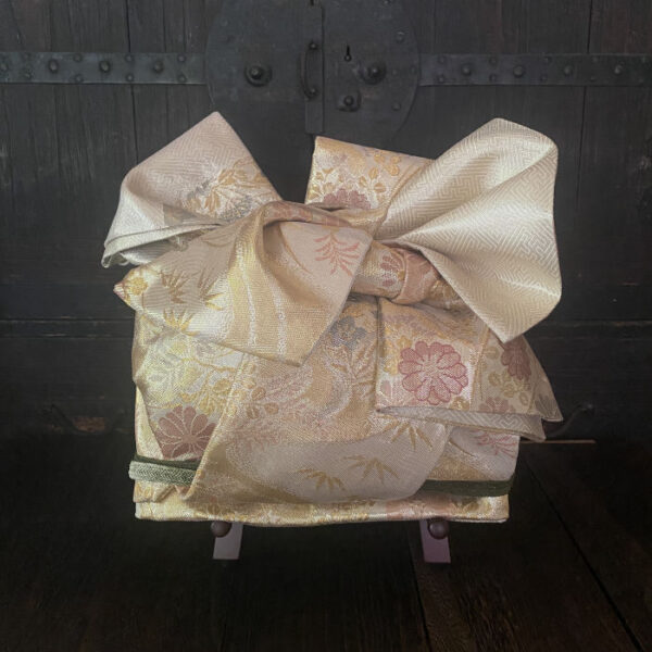 Decorative Kimono Obi Art – Traditional Japanese Bow Ornament in Gold & Pastels