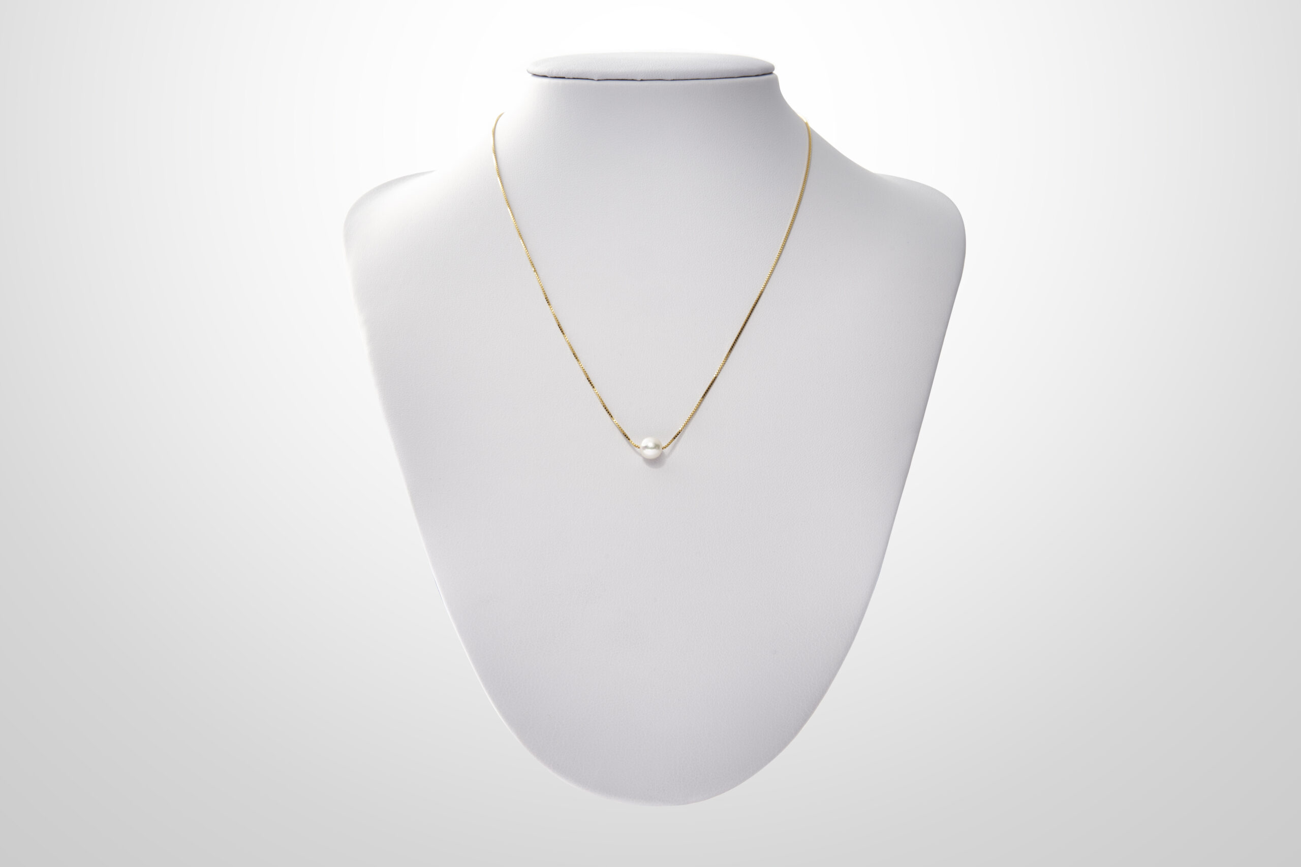 classic akoya pearl necklace