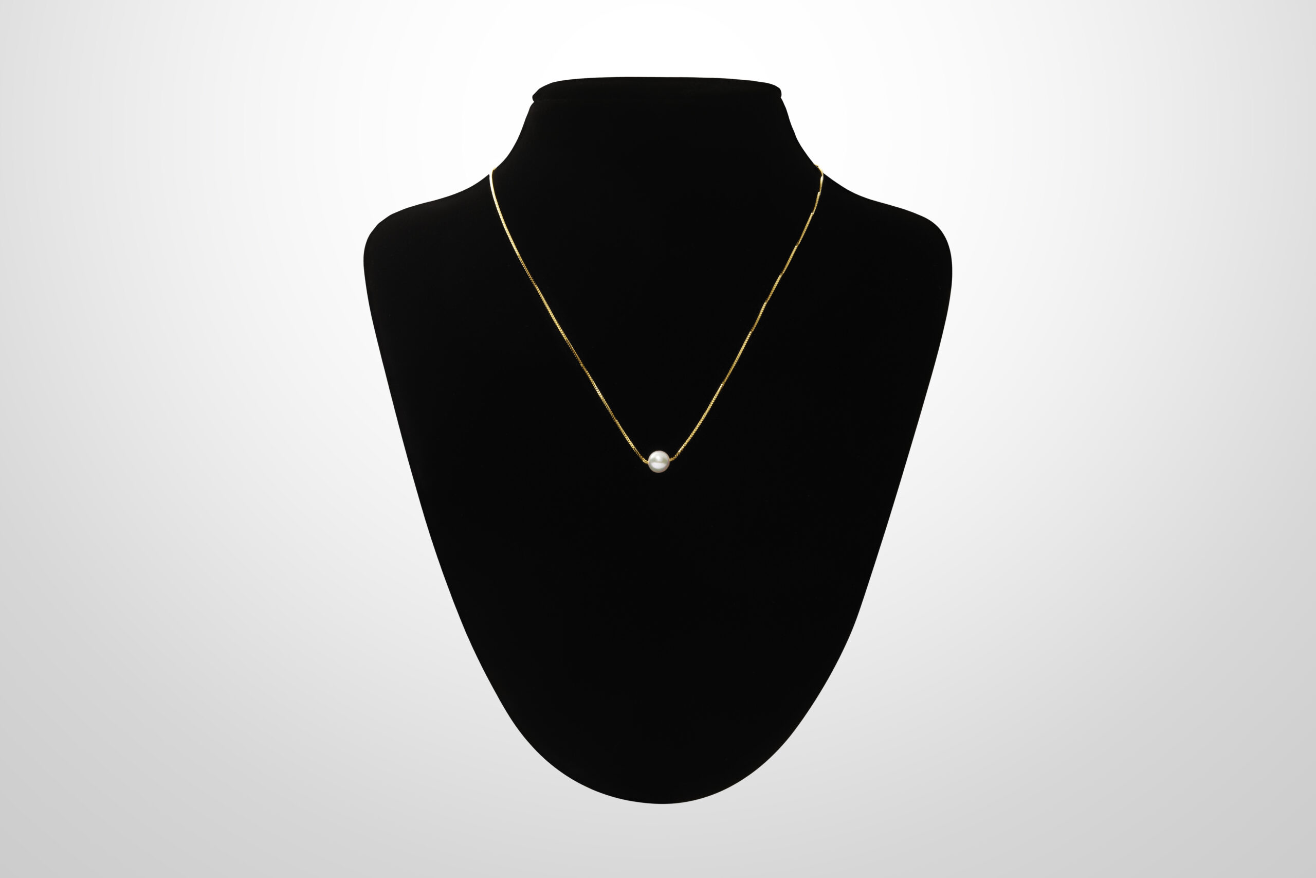 classic akoya pearl necklace