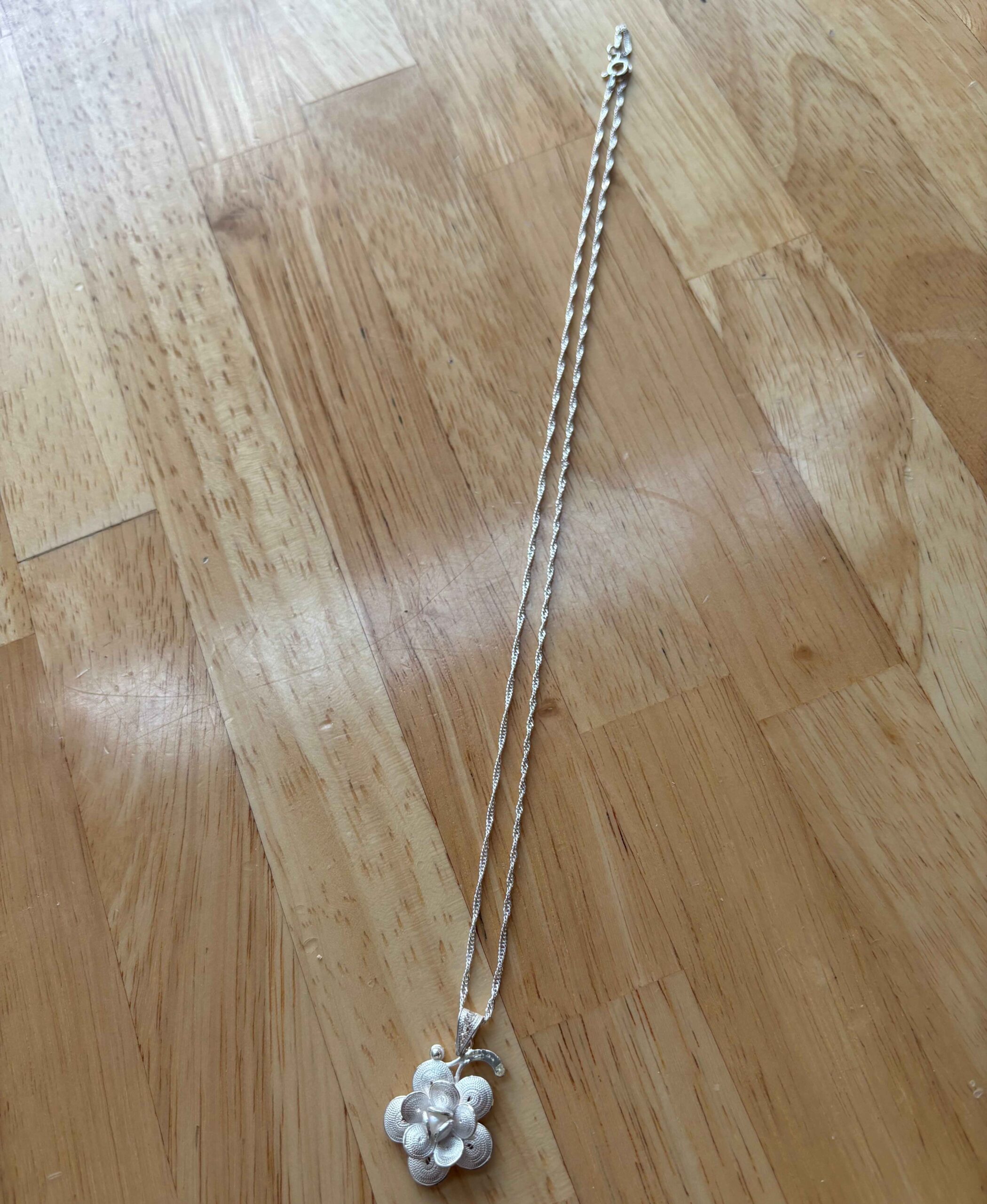 single necklace with japanese baby pearls