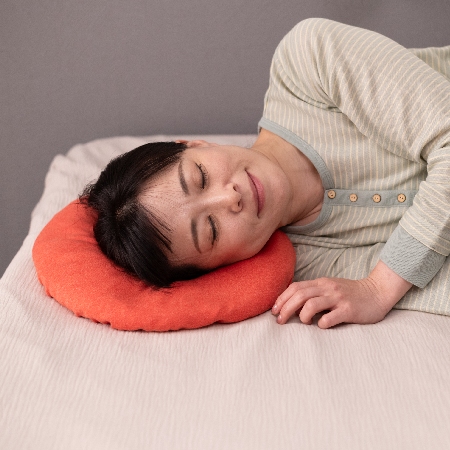 refreshing shimanto hinoki round cushion (scarlet)