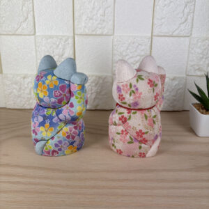 kimekomi maneki neko (traditional japanese carved lucky cat doll) m 0910