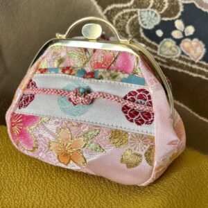 Kimono Fabric Clasp Purse – Usubenizakura (Light Pink Cherry Blossom)